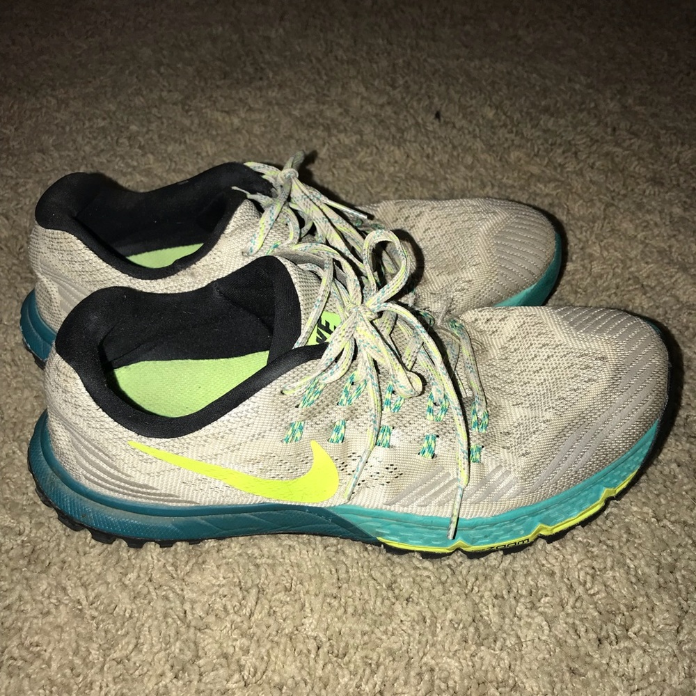 Women’s Nike soon kiger 3 tennis shoes
